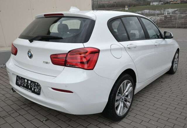 Left hand drive BMW 1 SERIES 118i